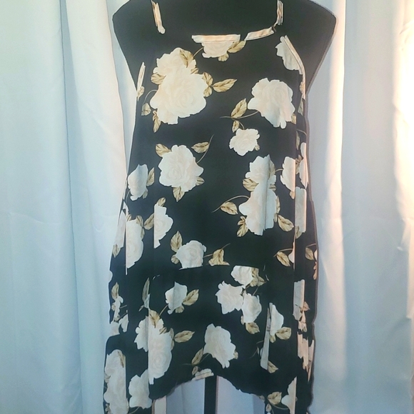 Torrid Floral Tank - Picture 1 of 5